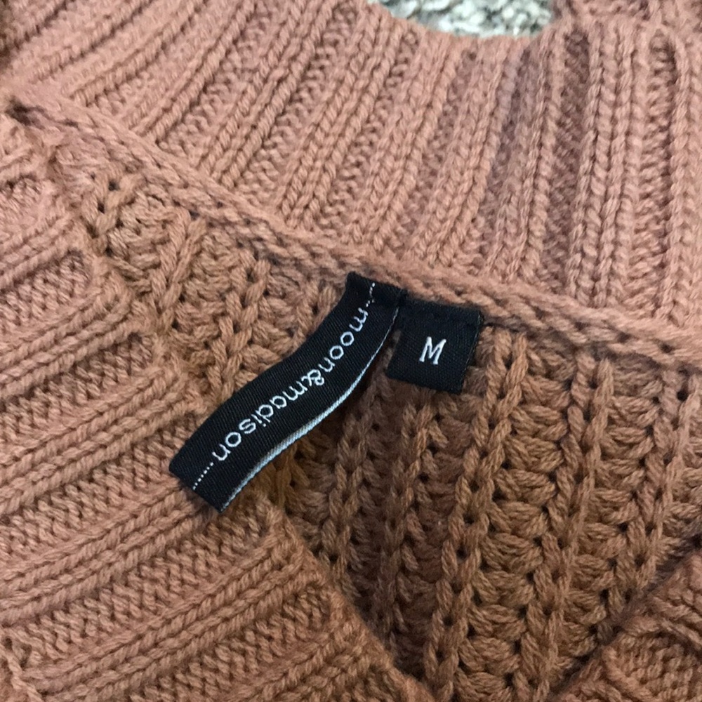 Sweater - Picture 4 of 4